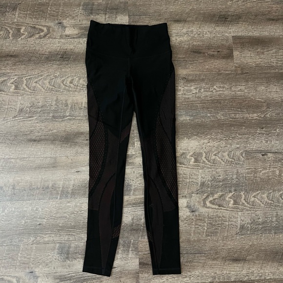 Lulu clothes - Picture 1 of 6